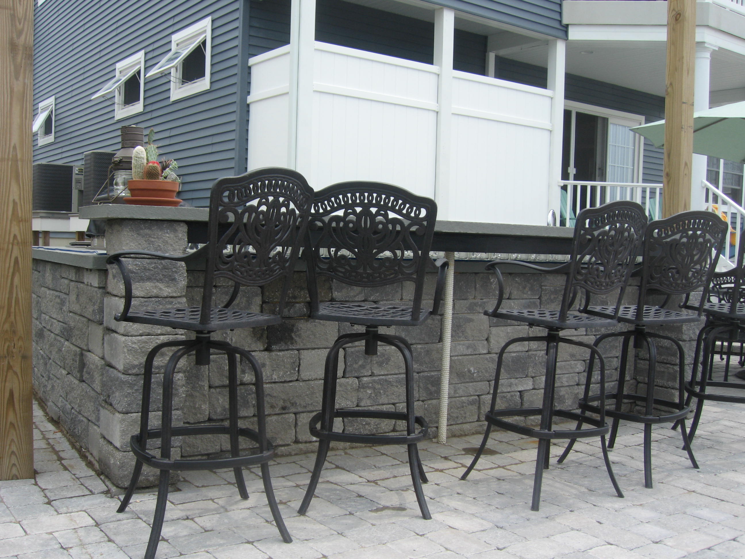 outdoorbar1.jpg